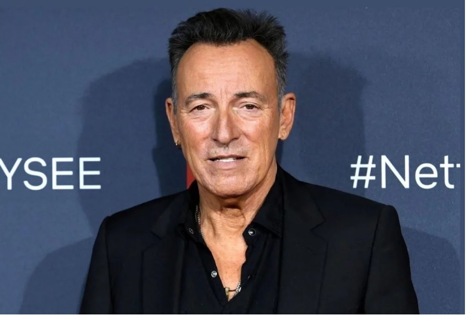 Bruce Springsteen Net Worth 2024, How Rich is He Now, Earning Family